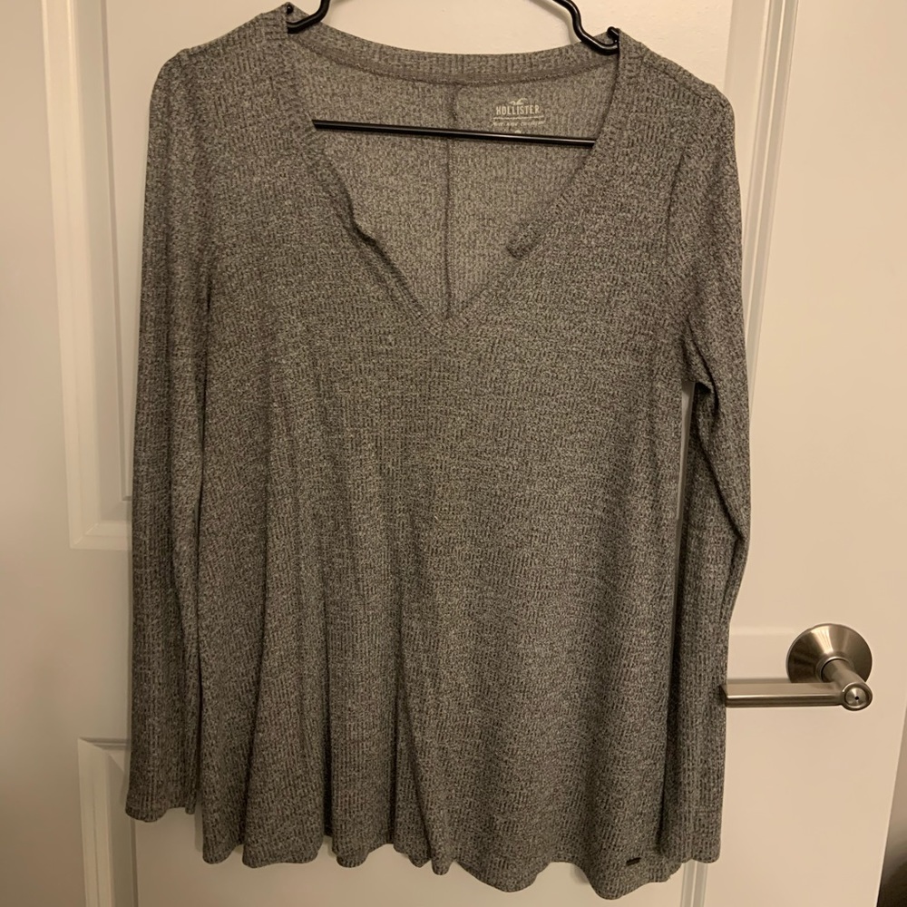 Hollister ribbed, v-neck top